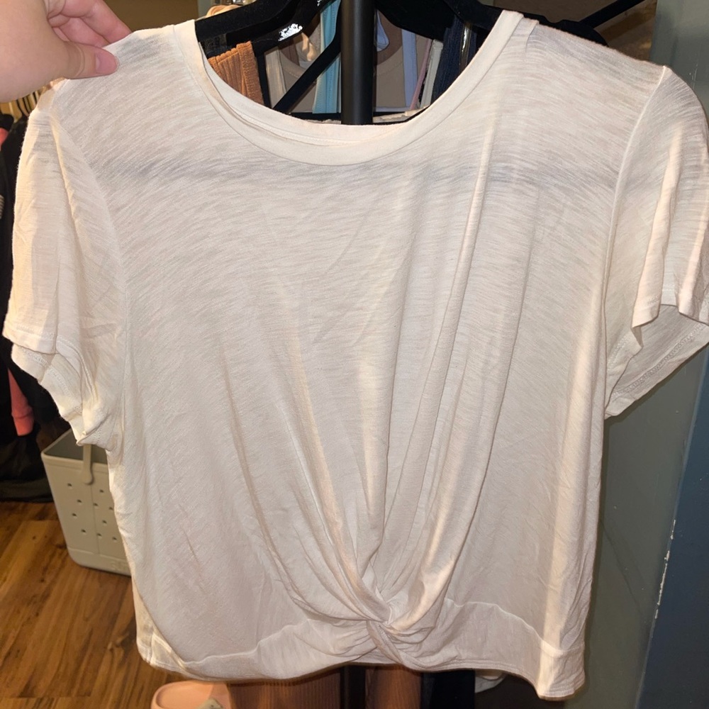 AE white flowy shirt